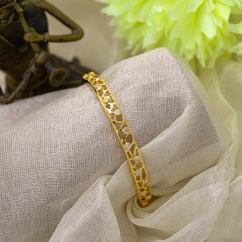 Shop Traditional 22K Gold and Diamond Bangle Online in India Gehna