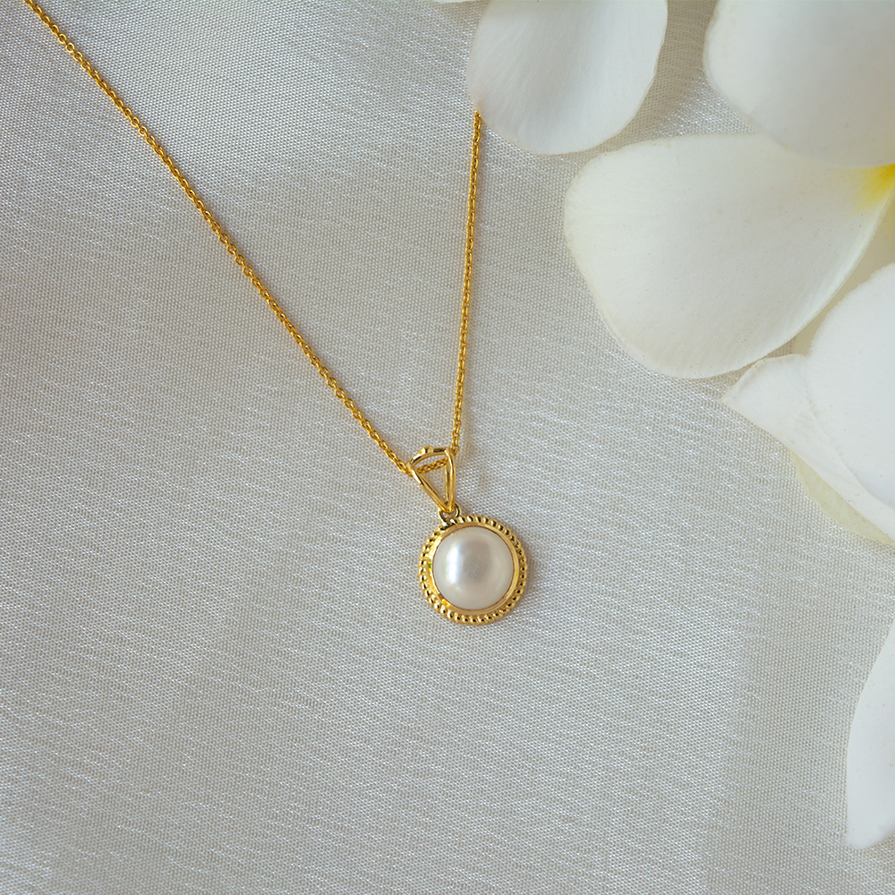 Buy Pearl and 18K Gold Pendant for Women Online at Gehna